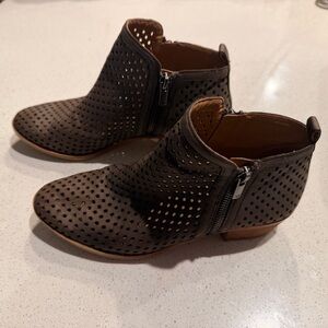 Lucky Brand Perforated Leather Booties 7.5 | Dark Academia Cottagecore Western